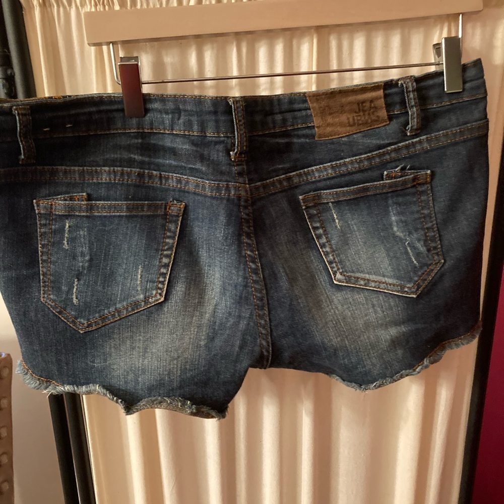 Urban Behavior Cutoff Jean shorts